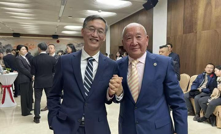 基金会与中国驻西班牙大使及团队